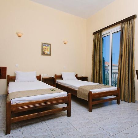 Hotel Loula Rooms And Apartments Kamena Vourla Exterior photo