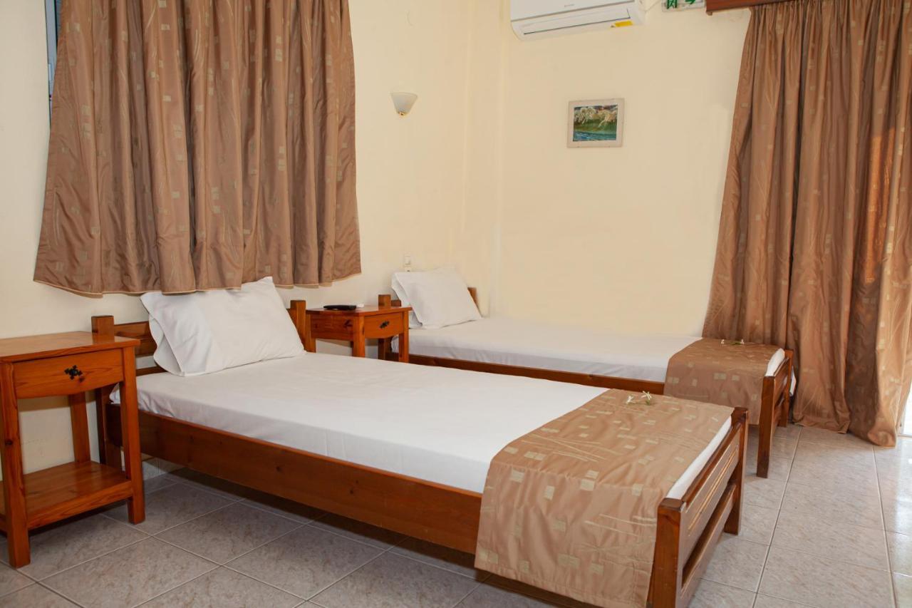 Hotel Loula Rooms And Apartments Kamena Vourla Exterior photo