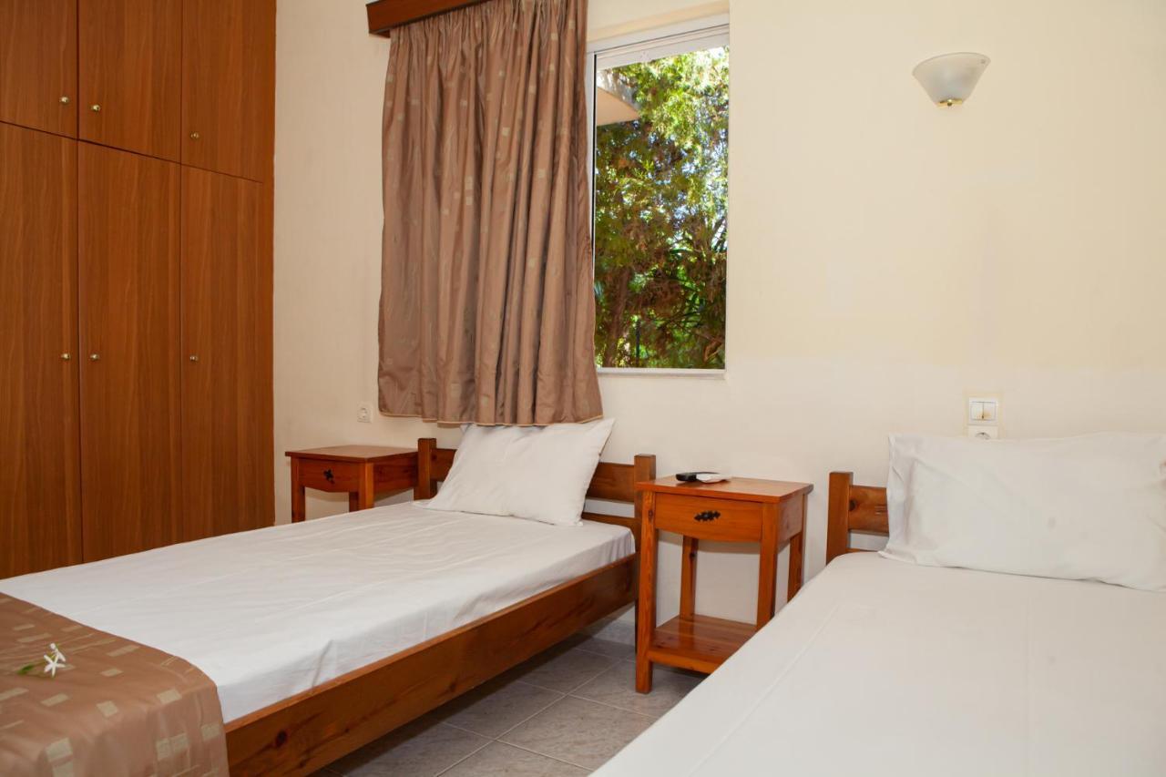 Hotel Loula Rooms And Apartments Kamena Vourla Exterior photo