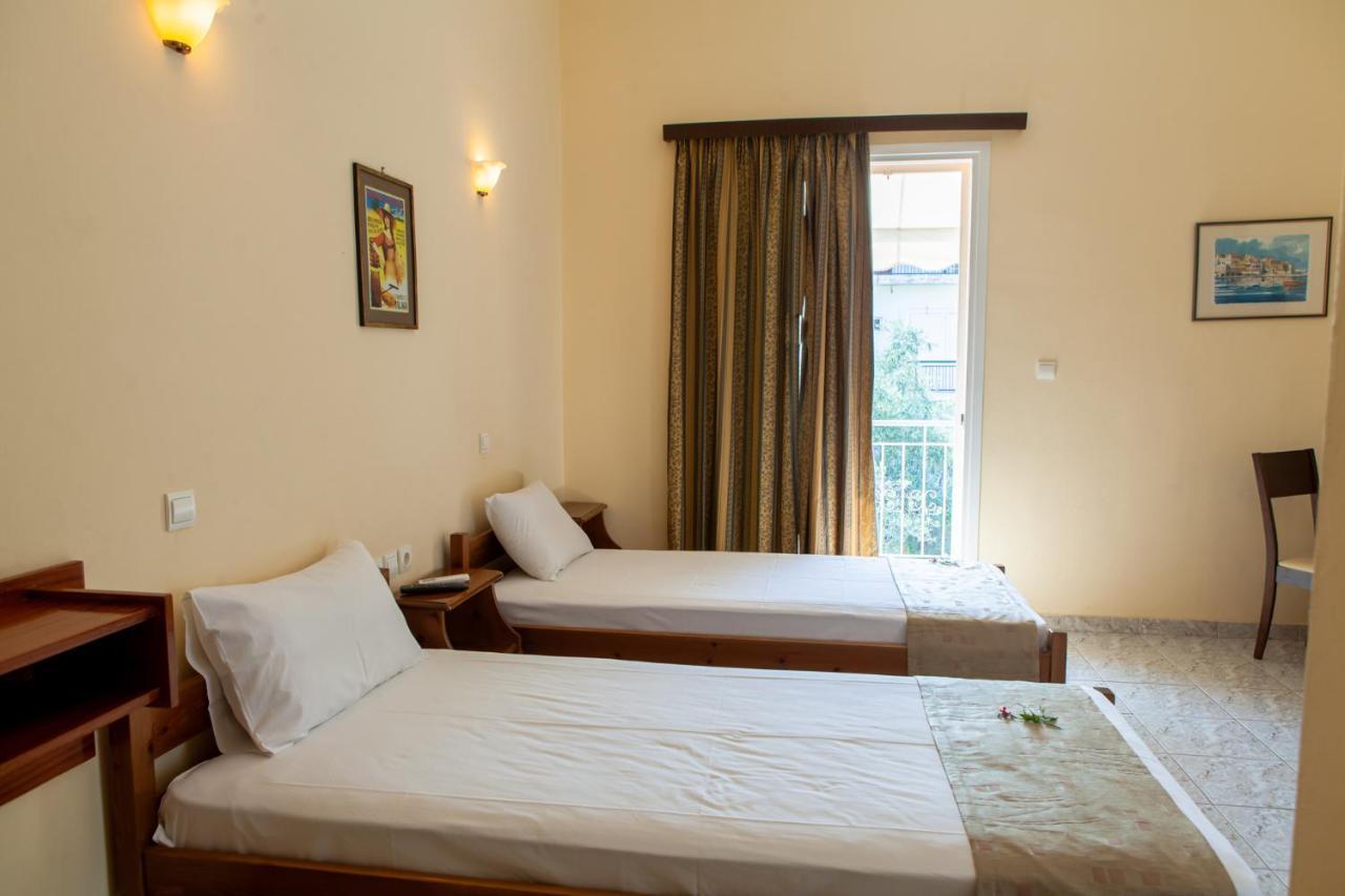 Hotel Loula Rooms And Apartments Kamena Vourla Exterior photo
