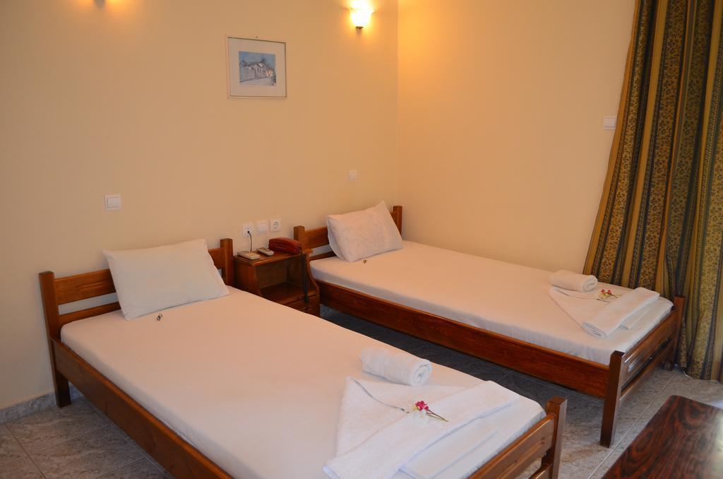 Hotel Loula Rooms And Apartments Kamena Vourla Exterior photo