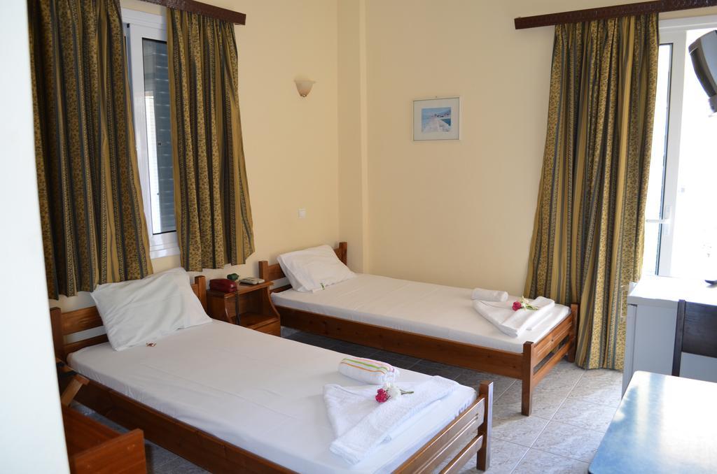 Hotel Loula Rooms And Apartments Kamena Vourla Exterior photo